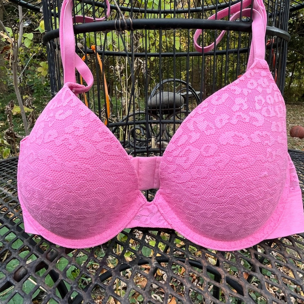 ***SOLD*** PINK by Victoria's Secret Pink Lace Bra